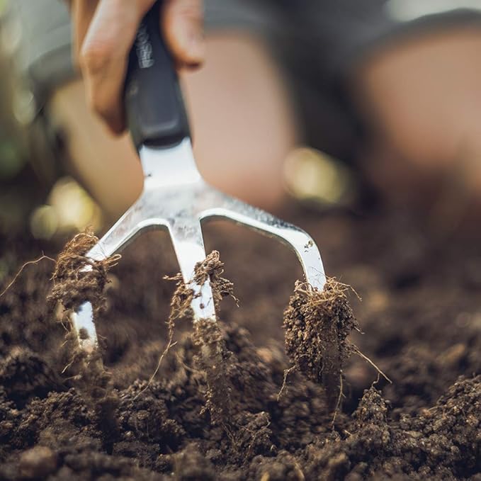 Fiskars Xact Hand Cultivator, Stainless Steel Weeder with SoftGrip Handle, Durable Garden Tool for Loosening and Aerating Soil, Ideal for Flower Beds and Garden Beds