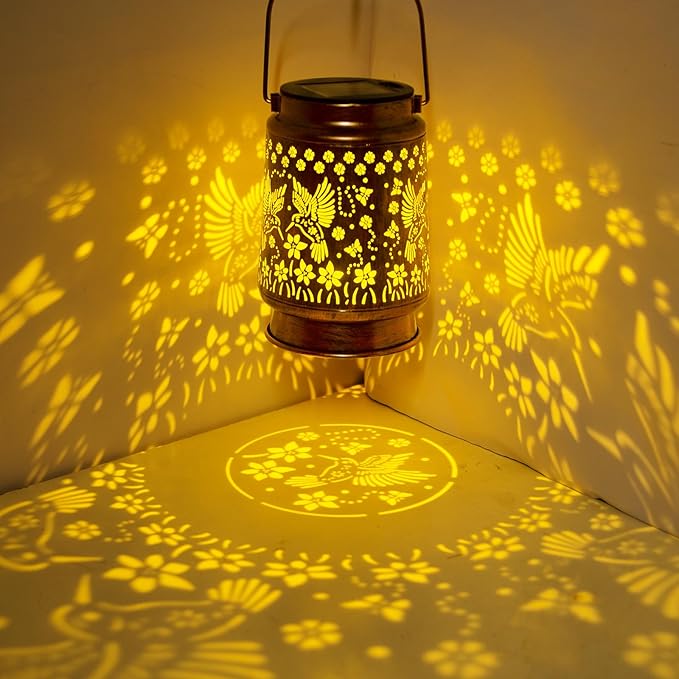 kyoryuger Hummingbird Solar Lanterns Outdoor Hummingbird Gifts for Women Mom Grandma, Hummingbird Lovers Gifts, Birthaday for Mom Metal Decorative Lanterns for Yard Patio Lawn Solar Garden Decor