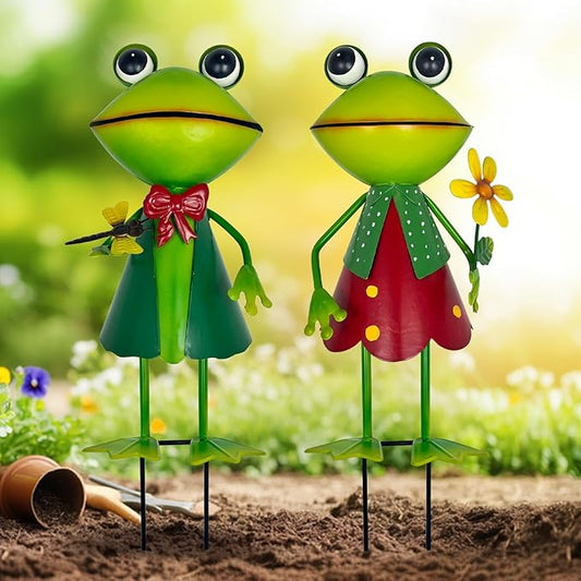 HONGLAND Frog Metal Yard Art - Cute Frogs Garden Decor for Outside - 3D Frog Figurines Outdoor Statues for Lawn Patio Pathway Yard Holiday (with Flower)
