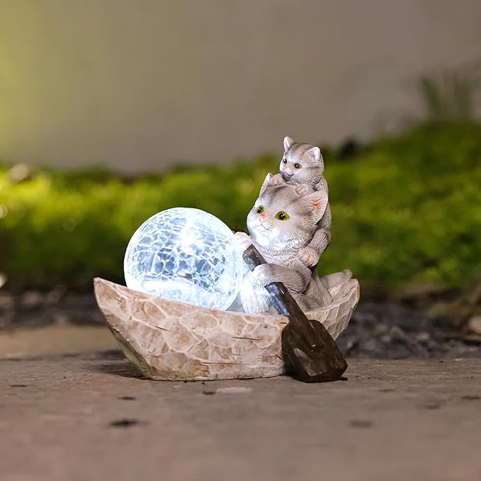 Garden Statue of Cat,Garden Decor Cat Figurine,Cats Outdoor Statue,Solar Decor for Patio,Balcony,Yard,Lawn Ornament