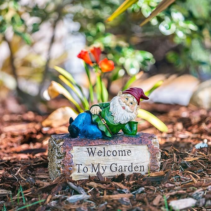 Alpine Corporation 9" Tall Outdoor Garden Gnome and Welcome Sign Yard Statue Decoration, Multicolor