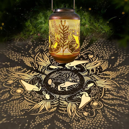 Frog Outdoor Solar Waterproof Light Retro Wrought Iron Hollow LED Light, Waterproof Garden Decorative Light, with Projection Function, Suitable for Balconies, Lawns, and Courtyard Landscapes.