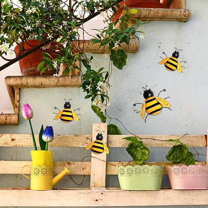 MorTime 4 Pack Metal Bee Wall Art Sculptures Garden Decorations, Hanging Bee Wall Decor Indoor Outdoor Garden Yard Lawn Decor