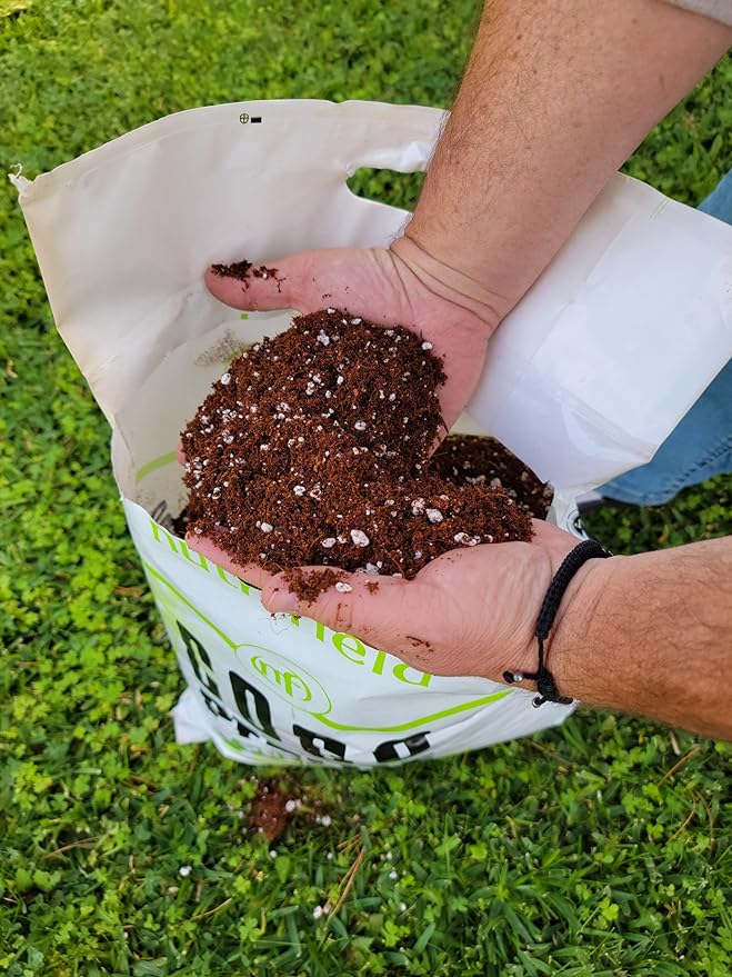 Coco Coir Perlite Mix Potting Soil - 70/30 Blend - Pre Buffered Plant Soil with Calcium, Organic Coconut Coir & Perlite for Plants - Garden Soil for Hydroponic, Indoor & Outdoor Gardening