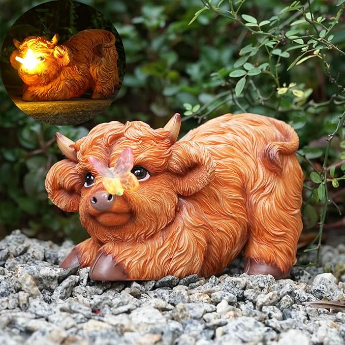 Highland Cow Solar Powered Outdoor Garden Statue, Resin Highland Cow Statue with Solar Light Lantern, Decorative Lawn, Yard Outdoor Highland Cow Decor. Unique home decorations, gifts for women