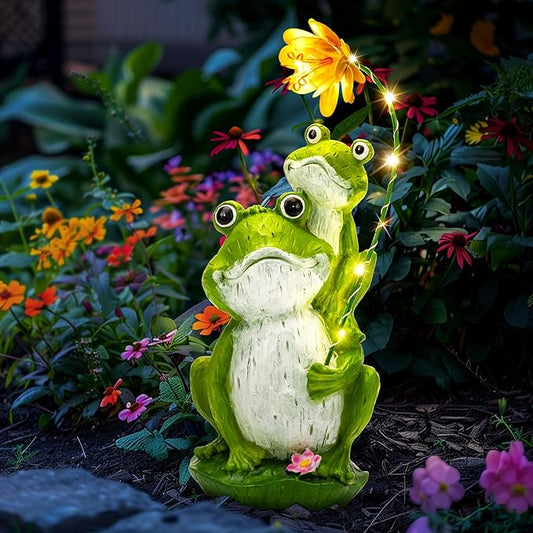 GIGALUMI Solar Garden Statues Loving Frog Garden Decor Figurine Lights for Outside, Yard Decorations Outdoor Patio Decor, Gardening Gifts for Women