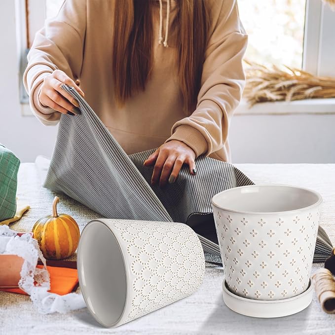 EFISPSS Ceramic Plant Pots Indoor, 5 Inch Planters with Drainage Holes and Ceramic Tray, Relief Design Flower Planter, Desktop Office Windowsill Decoration Gift Set of 4, White