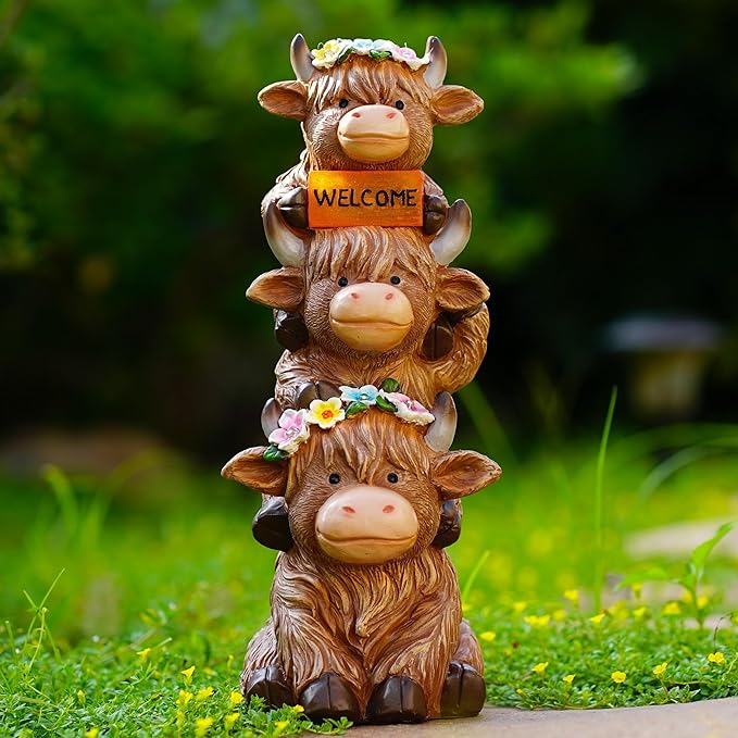 Solar Garden Statues Highland Cow Decoration,Highland Cow Figurine Outdoor Garden Decor Unique Gifts for Women, Mom, Grandma