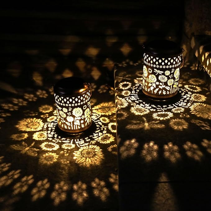 Solar Outdoor Lanterns, Sunflower Garden Decor LED Light Hanging Waterproof Solar Metal Lantern Gifts for Women Mom Grandma Outdoor Decoration for Patio Pathway Yard