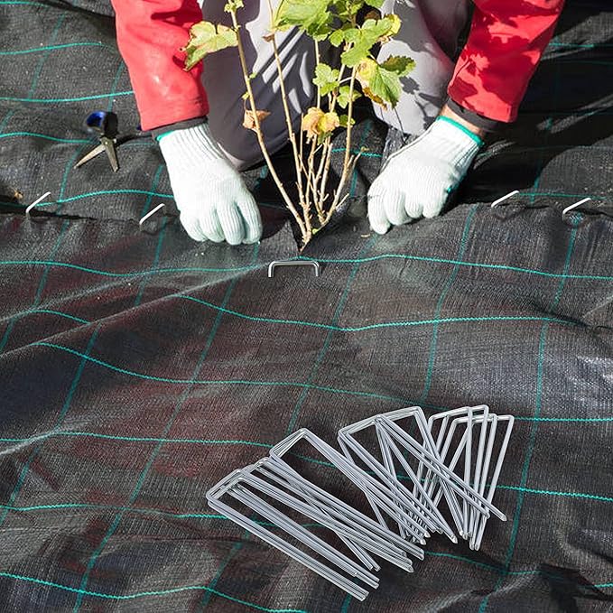 100 Pcs Garden Staples 6 Inch U-Shaped Landscape Staples,11 Gauge Heavy Galvanized Garden Staples are Suitable for Outdoor Fabric Irrigation Hoses, Artificial Turf Nails, Fixed Fences and Tents.