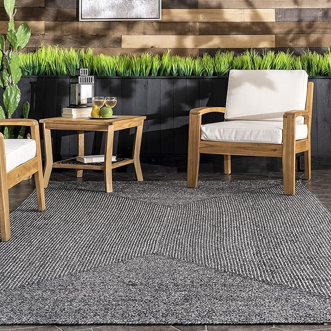 nuLOOM 4' x 6' Solid Hand Braided Indoor/Outdoor Area Rug, Pet-Friendly, High Traffic, Weather Resistant, for Patio, Balcony, Bedroom, Living, Dining Room, Wynn Charcoal